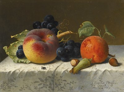 Stillleben mit Pfirsich Aprikose Weintrauben und Haselnüsse auf einem Tisch von Emilie-Preyer als Kunstdruck auf Leinwand